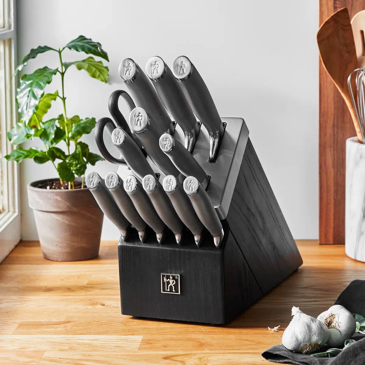 HENCKEL Modernist 14-Piece Self-Sharpening Knife Set with Block, Chef Knife, Stainless Steel